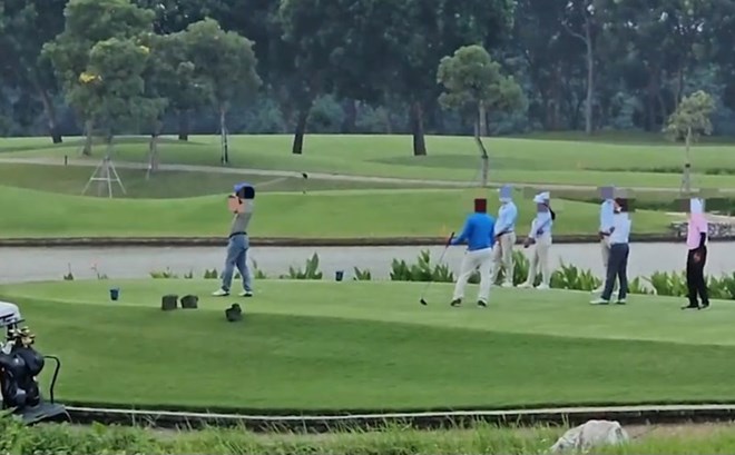 Hình ảnh trong vụ việc phản ánh lãnh đạo Sở NNPTNT tỉnh Bắc Ninh chơi golf trong giờ làm việc. Ảnh: Chụp màn hình